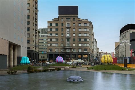 Yayoi Kusama’s pumpkins land in downtown Milan